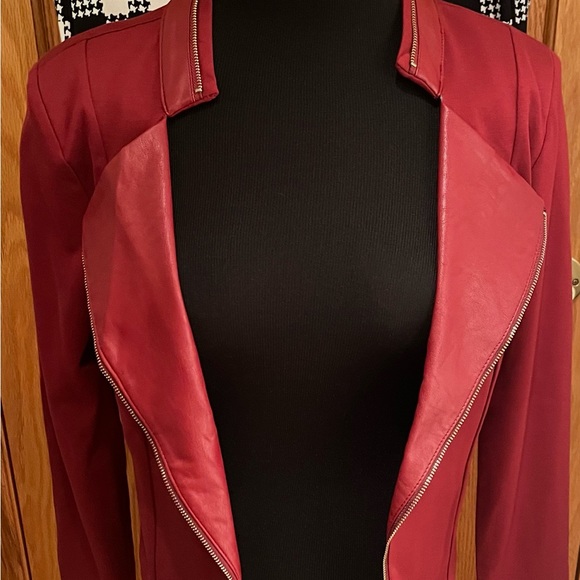 Blazer - Picture 5 of 8